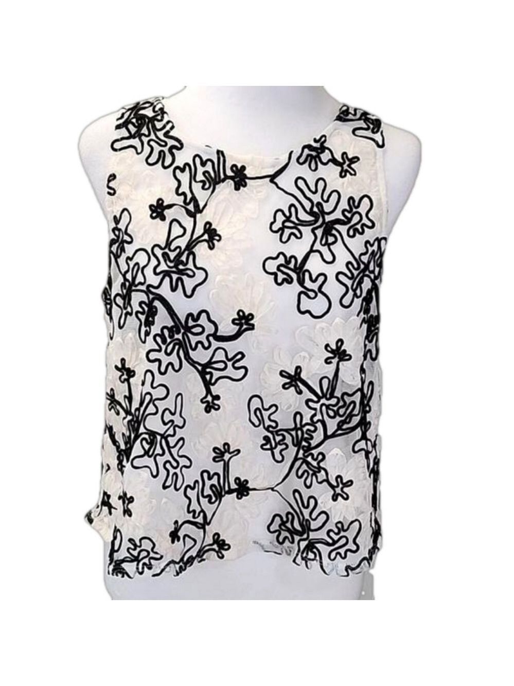 EVENT BLACK AND WHITE LACE TOP SIZE LARGE